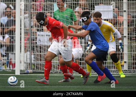 ©PHOTOPQR/DNA/Franck KOBI ; Schiltigheim ; 30/08/2022 ; L' équipe de France de Cecifoot en Rouge a joué contre le Bresil en bleu . Lors de la compétition du World Grand Prix. Schiltigheim le 30 aout 2022 - Schiltigheim, Frankreich, august 30. 2022 Fußball für Behinderte (Bling People) World Grand Prix Frankreich gegen Brasilien Stockfoto