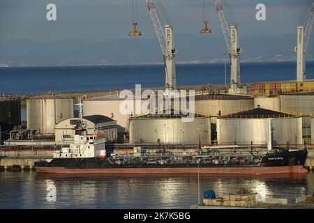 ©Mourad ALLILI/MAXPPP - 14/08/2022 der Hafen von Genua ist, in Bezug auf Raum und Verkehr, der größte industrielle und kommerzielle Hafen in Italien GENE EN ITALIE Stockfoto