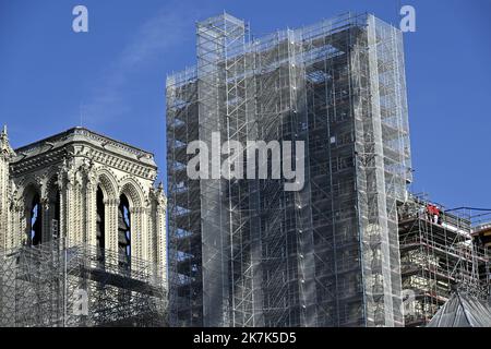 ©PHOTOPQR/L'EST REPUBLICAIN/ALEXANDRE MARCHI ; PARIS ; 31/08/2022 ; PATRIMOINE - HISTOIRE DE FRANCE - CATHEDRALE GOTHIQUE NOTRE DAME DE PARIS - TRAVAUX - CHANTIER - RECONSTRUCTION - RESTAURATION - ECHAFAUDAGES. Paris 31 août 2022. Chantier de reconstruction et de Restauration de la cathédrale Notre-Dame de Paris après le Violent incendie du 15 avril 2019. FOTO Alexandre MARCHI. - Restaurierung von NOTRE DAME DE PARIS Frankreich, Paris 31. August 2022 Stockfoto