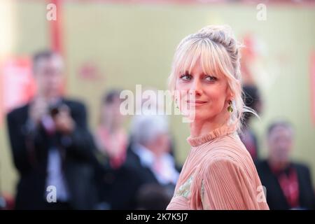 ©Pierre Teyssot/MAXPPP ; Gäste auf dem Roten Teppich des Eröffnungstages des Internationalen Filmfestivals Venedig 79. am 31. August 2022 im Lido di Venezia in Venedig, Italien. Melie Laurent Â© Pierre Teyssot / Maxppp Stockfoto