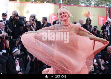 ©Pierre Teyssot/MAXPPP ; Gäste auf dem Roten Teppich des Eröffnungstages des Internationalen Filmfestivals Venedig 79. am 31. August 2022 im Lido di Venezia in Venedig, Italien. Melie Laurent Â© Pierre Teyssot / Maxppp Stockfoto