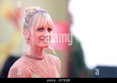 ©Pierre Teyssot/MAXPPP ; Gäste auf dem Roten Teppich des Eröffnungstages des Internationalen Filmfestivals Venedig 79. am 31. August 2022 im Lido di Venezia in Venedig, Italien. Melie Laurent Â© Pierre Teyssot / Maxppp Stockfoto