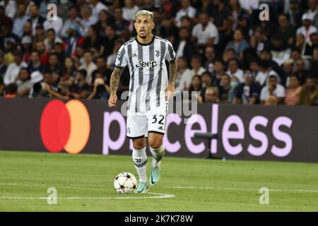 ©PHOTOPQR/LE PARISIEN/Fred Dugit ; Paris ; 06/09/2022 ; Sport Parc des Princes (Paris XVIe), le 06 septembre 2022 Paris Saint Germain-Juventus de Turin Ligue des Champions Leandro Paredes Foto LP / Fred Dugit Stockfoto