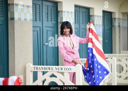 ©Agence Franck Castel/MAXPPP - 20220009 Einweihung der Cabine de Plage de Thandiwe Newton. DEAUVILLE, FRANKREICH - 04. SEPTEMBER Thandiwe Newton besucht eine Fotoschau während des Deauville American Film Festival 47. am 06. September 2022 in Deauville, Frankreich. Stockfoto