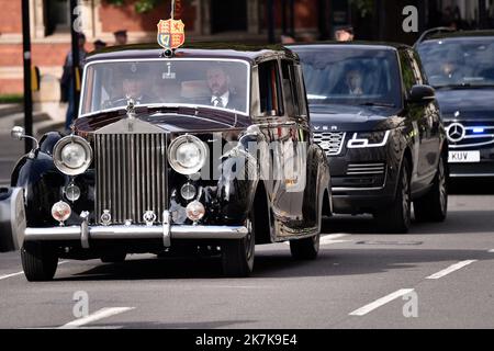 ©Julien Mattia / Le Pictorium/MAXPPP - Londres 13/07/2016 Julien Mattia / Le Pictorium - 13/07/2016 - Royaume-Uni / Londres / Londres - Le ROI Charles III. le 12 Septembre 2022 / 13/07/2016 - Vereinigtes Königreich / London / London - König Charles III kommt in Westminster an, um Parlamentarier zu treffen, London, 12. September 2022 Stockfoto