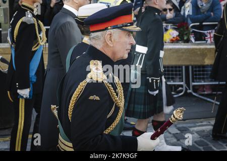 ©PHOTOPQR/LE PARISIEN/ARNAUD DUMONTIER ; EDIMBOURG ; 12/09/2022 ; Großbritannien - Ecosse - Edimbourg - Lundi 12 septembre 2022 Arrivée de la Procession du Château de Holyrood jusqu'à la Cathédrale Saint-Gilles du cercueil de La reine Elizabeth II suivi par le roi Charles III Le ROI Charles III © Arnaud Dumontier pour Le Parisien - Edimbourg, Schottland, sept 12. 2022 Gebet und Reflexion für das Leben von Königin Elizabeth II. In der St. Giles' Cathedral, Edinburgh. Stockfoto