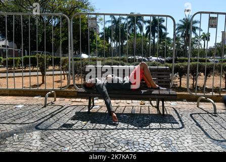 ©PHOTOPQR/OUEST FRANCE/Franck Dubray ; Belo Horizonte ; 19/08/2022 ; Reportage au Brésil avant les élections présidentielles qui auront lieu en Octobre.?Scène de la vie quotidienne dans la ville de Belo Horizonte avec les sans domizile fixe SDF (Foto Franck Dubray) - Brasilien vor den Präsidentschaftswahlen August 2022 Stockfoto