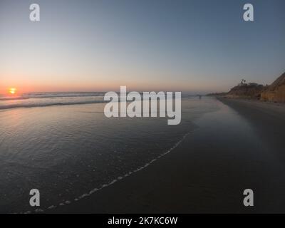 San Diego, CA, USA. 25. März 2021. Der Sonnenuntergang in San Diego, Kalifornien, am Montag, 17. Oktober 2022 (Bildquelle: © Rishi Deka/ZUMA Press Wire) Stockfoto