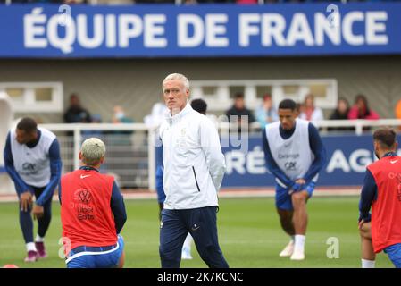 ©PHOTOPQR/LE PARISIEN/LP / ARNAUD JOURNOIS ; CLAIREFONTAINE ; 20/09/2022 ; RASSEMBLEMENT DE L'EQUIPE DE FRANCE DE FOOTBALL A CLAIREFONTAINE POUR PREPARER LES MATCHS DE LIGUE DES NATIONS FACE A L'AUTRICHE ET AU DANEMARK / DIDIER DESCHAMPS - FRANZÖSISCH FUSSBALLMANNSCHAFT TRAINING PARIS, CLAIREFONTAINE SEPT 20, 2022 Stockfoto