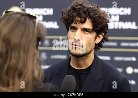 ©Francois Glories/MAXPPP - 23/09/2022 der französische Schauspieler Louis Garrel und der russische Regisseur Kirill Serebrennikov nehmen während des Zurich Film Festivals 18. in der Schweiz an der Fotoschau „L'Innocent“ Teil. September 23 2022. Stockfoto