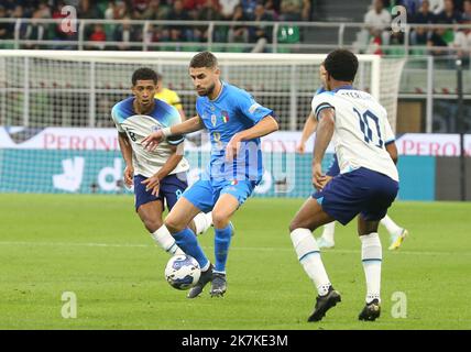 ©Laurent Lairys/MAXPPP - Jude Bellingham , Raheem Sterling aus Großbritannien und Jorginha aus Italien während der UEFA Nations League, League A - Gruppe C Fußballspiel zwischen Italien und England am 23. September 2022 im San Siro Stadion in Mailand, Italien - Foto Laurent Lairys / MAXPPP Stockfoto