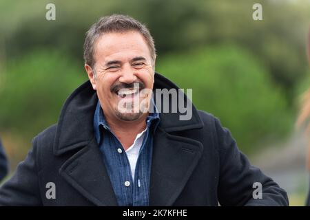 ©PHOTOPQR/OUEST FRANCE/Mathieu Pattier / Ouest France ; Dinard ; 29/09/2022 ; Festival du cinéma britannique à Dinard en Bretagne. Photo Call des membres du Jury à l'Hôtel Thalasso Emeria. Le président du Jury José Garcia . - Dinard British Film Festival Frankreich, 29 2022. September Stockfoto