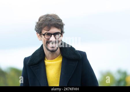 ©PHOTOPQR/OUEST FRANCE/Mathieu Pattier / Ouest France ; Dinard ; 29/09/2022 ; Festival du cinéma britannique à Dinard en Bretagne. Photo Call des membres du Jury à l'Hôtel Thalasso Emeria. Le Réalisator Hugo Gélin . - Dinard British Film Festival Frankreich, 29 2022. September Stockfoto