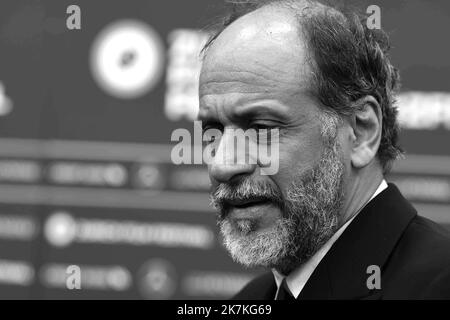 ©Francois Glories/MAXPPP - 30/09/2022 der italienische Regisseur Luca Guadagnino (Schauspieler oder andere auf seinem Hemd ?) Nimmt an der Fotocolo 'BONES AND ALL' während des Zurich Film Festival 18. im Kino Corso in Zürich Teil. September 30 2022. Stockfoto