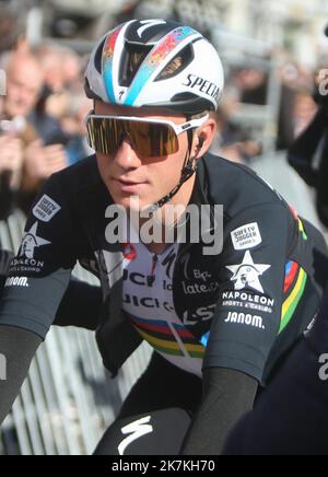 ©Laurent Lairys/MAXPPP - Remco Evenepoel vom Quick Step Alpha Vinyl Team beim Binche - Chimay - Binche 2022, Memorial Frank Vandenbrouck Radrennen am 4. Oktober 2022 in Binche, Belgien - Foto Laurent Lairys / MAXPPP Stockfoto