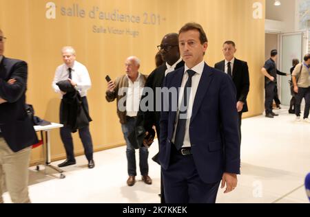 ©PHOTOPQR/LE PARISIEN/Olivier Lejeune ; Paris ; 10/10/2022 ; 13 ans après le Crash du vol RIO-PARIS la compagnie AIR FRANCE et l'avionneur Air Bus vont être jugés pour mordides involontaires au palais de Justice de Paris . GUILLAUME FAURIE PDG AIR BUS erster Tag des neunwöchigen Flugs AF 447 von Rio nach Paris im Palais de Justice in Paris, Frankreich, 10. Oktober 2022. Air France und Airbus stehen vor einem Totschlag-Prozess, nachdem am 01. Juni 2009 ein Jet aus dem Jahr A330 auf der Strecke von Rio de Janeiro nach Paris in den Atlantischen Ozean stürzte und alle 228 Menschen an Bord getötet hatte. Stockfoto