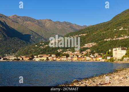 Stadt Gravedona ed Unidi am Comer See, Italien, Blick von Domaso am Morgen Stockfoto