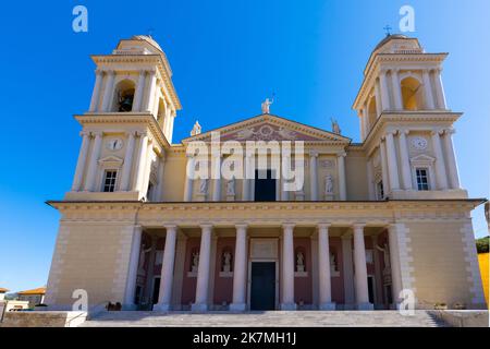 Kirche von San Leonardo sek XV - XVIII, Parasio, Altstadt von Imperia, Bezirk Porto Maurizio. Provinz Imperia, Region Ligurien, Italien. Der Kath Stockfoto