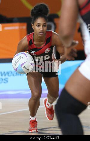 Shantel SEEMUNGAL aus Trinidad & Tobago im Frauen-Netball zwischen Barbados und Trinidad & Tobago bei den Commonwealth-Spielen 2022 im NEC, Birmingham. Stockfoto