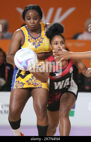 Shantel SEEMUNGAL aus Trinidad & Tobago im Frauen-Netball zwischen Barbados und Trinidad & Tobago bei den Commonwealth-Spielen 2022 im NEC, Birmingham. Stockfoto