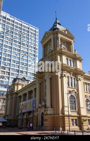 Ein Blick im Freien auf das Kunstmuseum Rio Grande do Sul in Porto aleuro, Brasilien Stockfoto