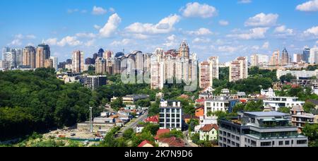Panoramablick auf die modernen Viertel der Stadt Kiew, Ukraine Stockfoto