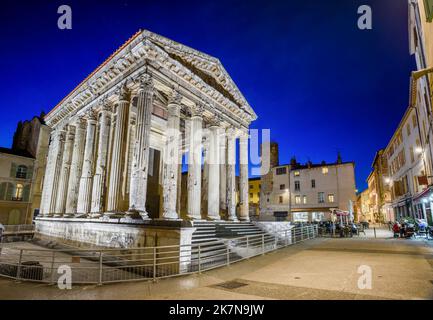 Gut erhaltener antiker römischer Tempel von Augustus und Livia im Stadtzentrum von Vienne, Frankreich Stockfoto