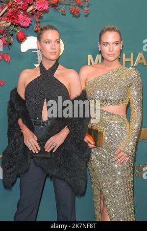 New York, Usa. 17. Oktober 2022. Lady Eliza Spencer und Lady Amelia Spencer nehmen an der jährlichen Verleihung der God's Love We Deliver 16. Golden Heart Awards im Glasshouse in New York City Teil. Kredit: SOPA Images Limited/Alamy Live Nachrichten Stockfoto