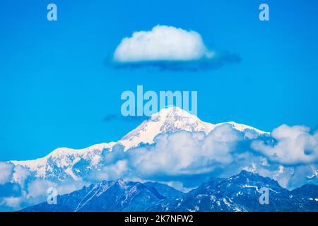 Blick nördlich der Alaska Range und des Denali Mountain (Mt. McKinley) vom „Denali Viewpoint South“ am Mile 135 George Parks Highway 3, Alaska, USA Stockfoto