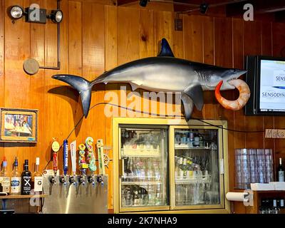 Islamorada, FL USA - 8. August 2022: Das Innere der Shrimp Shack in Islamorada, Florida. Stockfoto