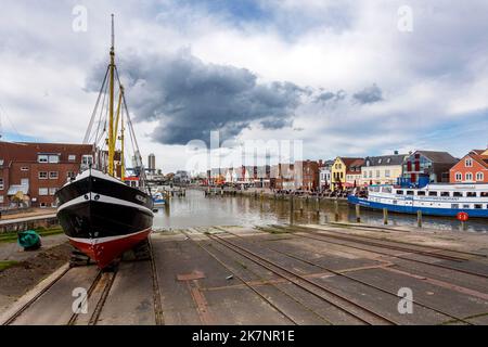 Binnenhafen Husum, Husum-Binnenhafen, Schienen der Hellbahn der ehemaligen Werft Stockfoto