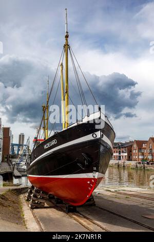 Binnenhafen Husum, Husum-Binnenhafen, Schienen der Hellbahn der ehemaligen Werft Stockfoto