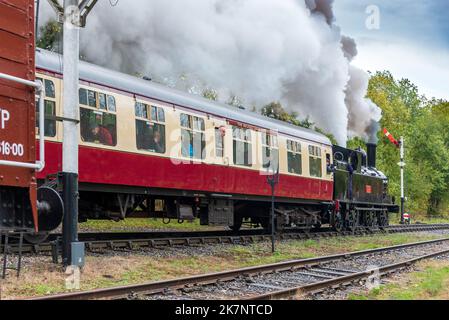 Nummer 1054, ein LNWR-Kohletank-Motor in Ramsbottom auf dem ELR. Während der Herbstdampfgala auf der East lancashire-Eisenbahn, die die Lancs und York feiert Stockfoto