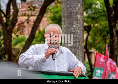 Der ehemalige Präsident Lula während seiner Wahlkampagne zur Wiederwahl des brasilianischen Präsidenten im Oktober 2022 in der Stadt Belo Horizonte im Bundesstaat Minas Gerais Stockfoto
