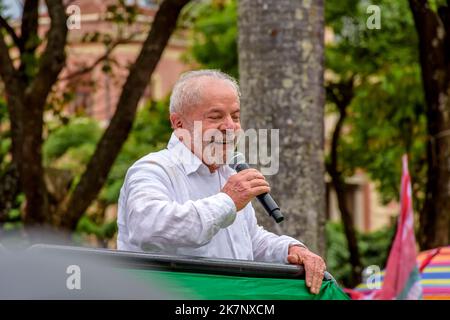 Der ehemalige Präsident Lula während seiner Wahlkampagne zur Wiederwahl des brasilianischen Präsidenten im Oktober 2022 in der Stadt Belo Horizonte im Bundesstaat Minas Gerais Stockfoto