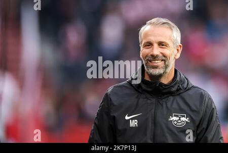 Leipzig, Deutschland. 18. Oktober 2022. Fußball: DFB-Pokal, 2.. Runde, RB Leipzig - Hamburger SV in der Red Bull Arena. Leipzig-Trainer Marco Rose kommt ins Stadion. Kredit: Jan Woitas/dpa - Nutzung nur nach schriftlicher Vereinbarung mit der dpa/Alamy Live News Stockfoto