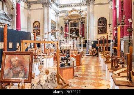 Eine Ausstellung der Erfindungen von Leonardo da Vinci im Da Vinci Museum in Venedig, Italien Stockfoto