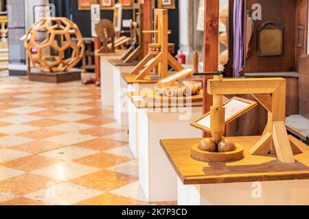 Eine Ausstellung der Erfindungen von Leonardo da Vinci im Da Vinci Museum in Venedig, Italien Stockfoto