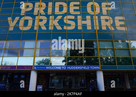 Huddersfield, Großbritannien. 20.. Mai 2016. Allgemeine Ansicht des John Smiths Stadions vor dem Sky Bet Championship-Spiel Huddersfield Town gegen Preston North End im John Smith's Stadium, Huddersfield, Großbritannien, 18.. Oktober 2022 (Foto von Steve Flynn/News Images) in Huddersfield, Großbritannien am 5/20/2016. (Foto von Steve Flynn/News Images/Sipa USA) Quelle: SIPA USA/Alamy Live News Stockfoto