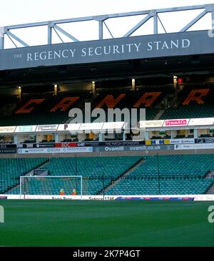 Norwich, Großbritannien. 18. Oktober 2022. Ein allgemeiner Blick auf den Boden während des Sky Bet Championship-Spiels zwischen Norwich City und Luton Town in der Carrow Road am 18. 2022. Oktober in Norwich, England. (Foto von Mick Kearns/phcimages.com) Credit: PHC Images/Alamy Live News Stockfoto