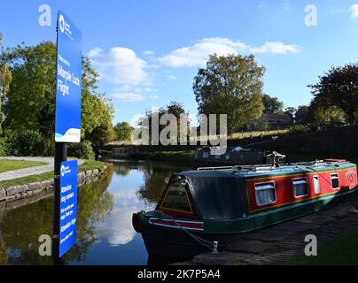 Ende des Peak Forest Canal und Beginn des Marple Lock Fluges Stockfoto