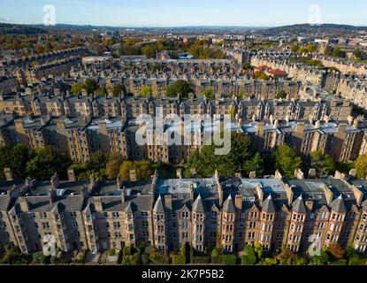 Luftaufnahme von Mietshäusern im gehobenen Wohnviertel von Marchmont in Edinburgh, Schottland, Großbritannien Stockfoto