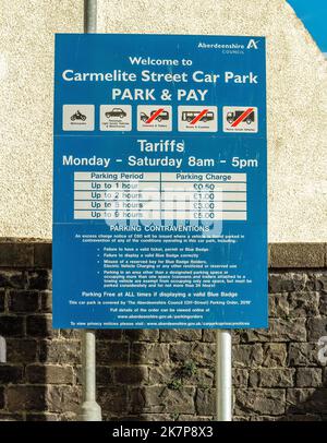 Parkgebühren auf einem Parkplatz in Banff, Aberdeenshire, Schottland, Großbritannien Stockfoto