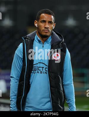 Swansea, Wales, Großbritannien. Swansea.com Stadium, Swansea, Großbritannien. 18. Oktober 2022. Championship Football, Swansea City versus Reading; Thomas Ince von Reading kommt im Stadion an Credit: Action Plus Sports/Alamy Live News Credit: Action Plus Sports Images/Alamy Live News Stockfoto