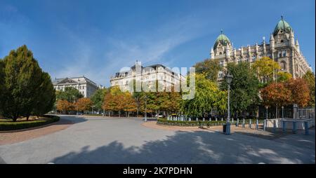 Panoramablick auf die Gebäude am Liberty Square - Budapest, Ungarn Stockfoto