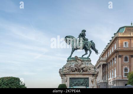 Statue des Prinzen Eugen von Savoyen auf der Donauterrasse auf der Budaer Burg - Budapest, Ungarn Stockfoto