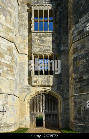 Vorderansicht des Eingangs zur Titchfield Abbey, einem englischen Kulturerbe in Hampshire, England. Stockfoto