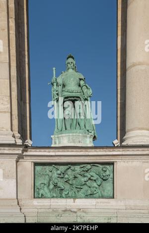 John Hunyadi Statue im Millennium Monument am Heldenplatz - Budapest, Ungarn Stockfoto