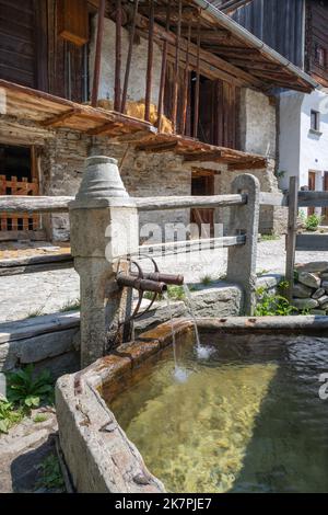 Die ländliche Architektur des Dorfes Soglio in der Bregaglia-Reihe - Schweiz. Stockfoto