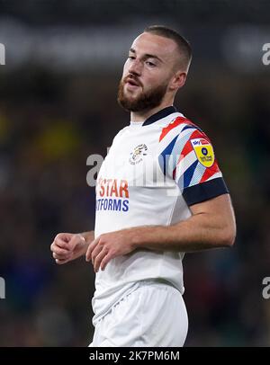 Allan Campbell von Luton Town während des Sky Bet Championship-Spiels in der Carrow Road, Norwich. Bilddatum: Dienstag, 18. Oktober 2022. Stockfoto